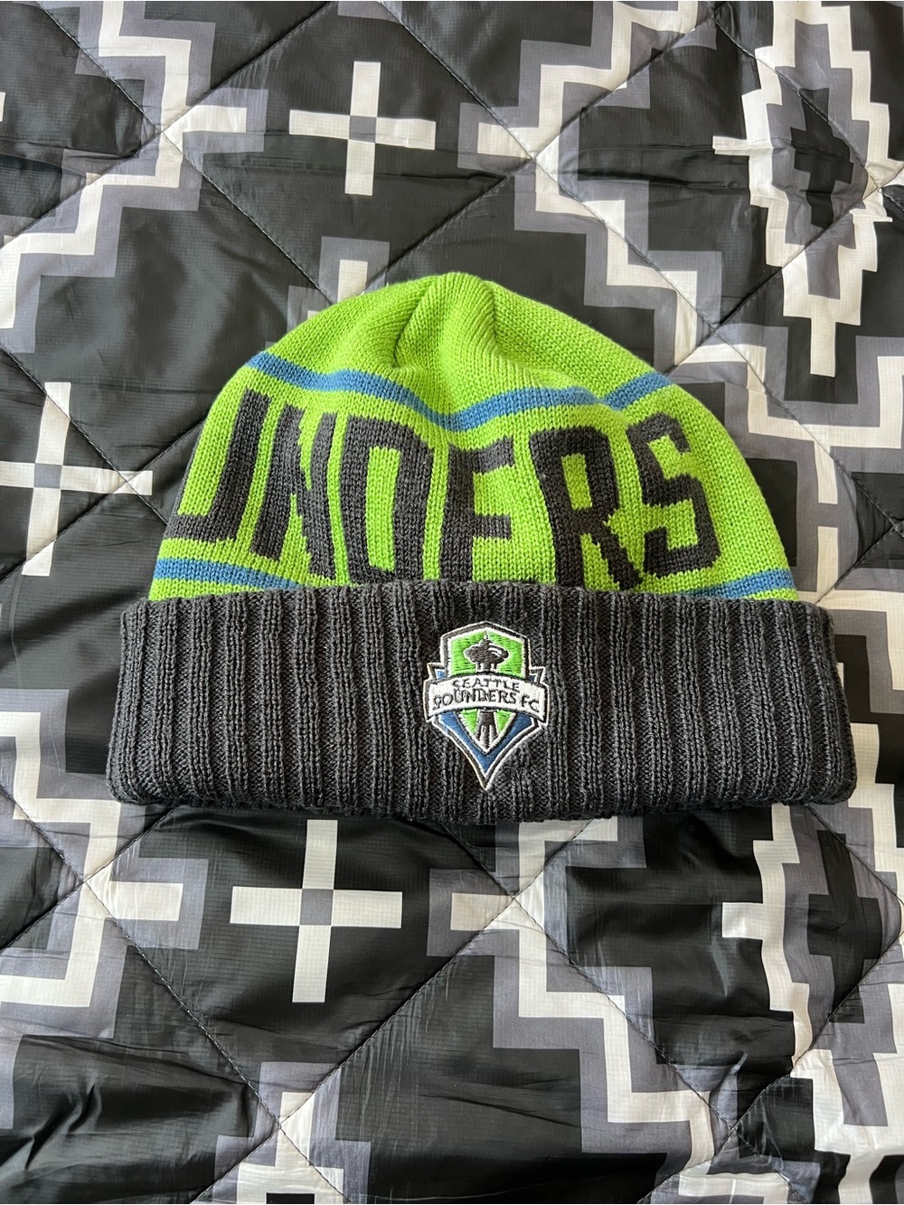 Mitchell & Ness Seattle Sounders Knit Beanie - Lime Green & Charcoal